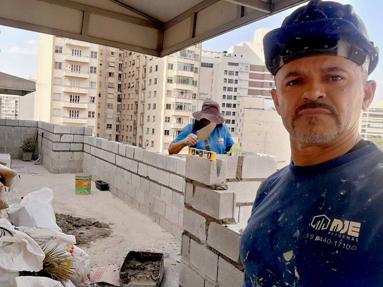 Construção e Acabamento de Mureta em Apartamento SP